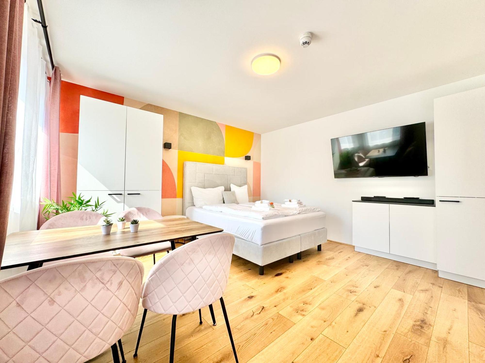 Stylische Wohnung Mit Balkon Виена Екстериор снимка